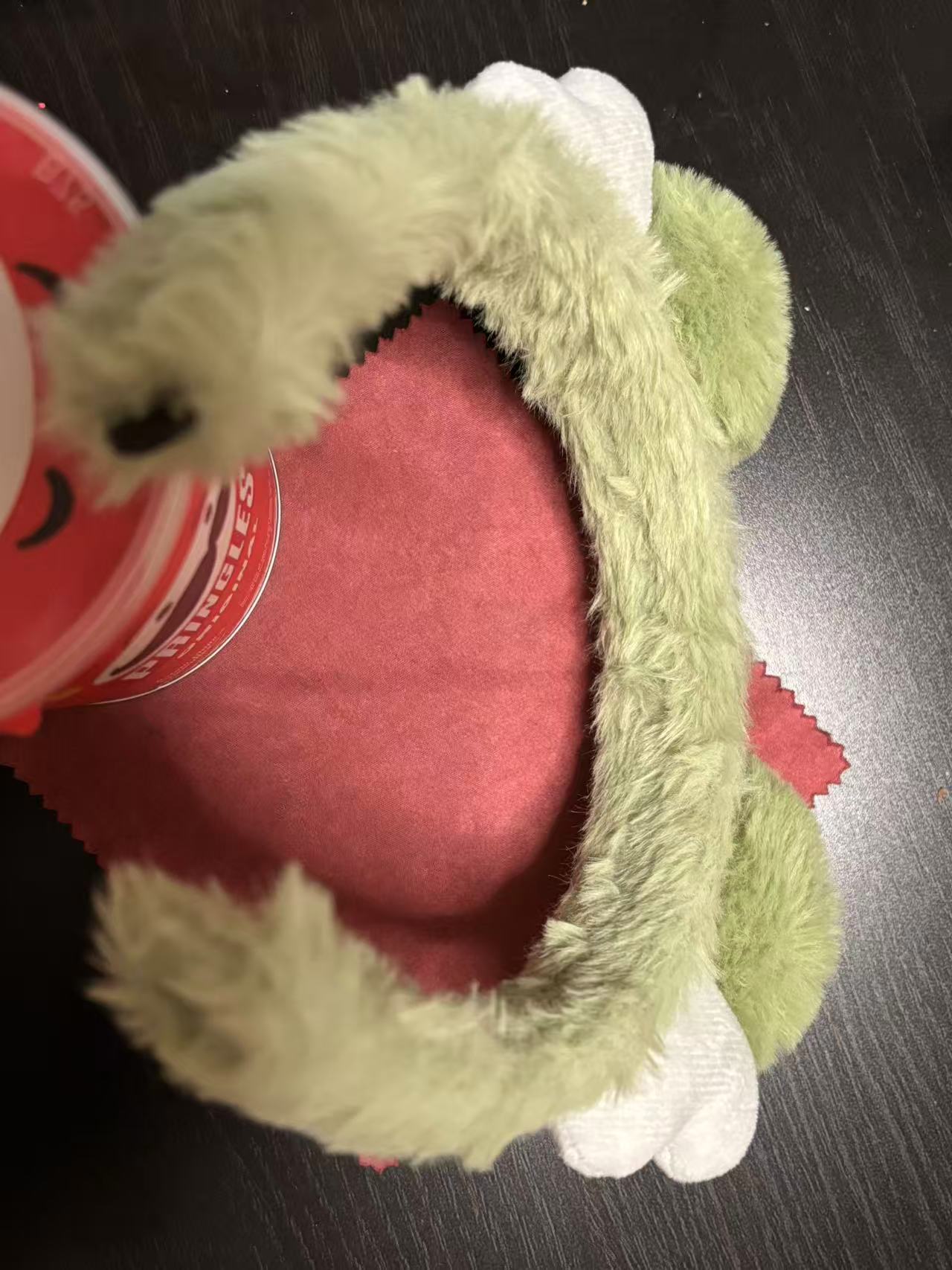 This is the back view of the hairband.